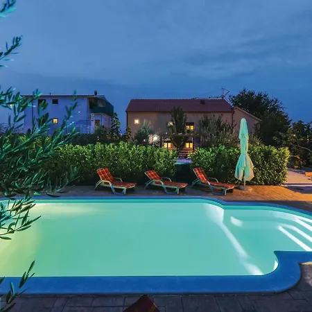 Gorgeous In Kastel Stari With Jacuzzi