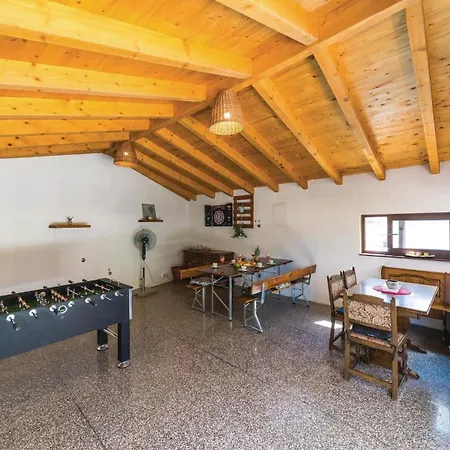 Holiday home Gorgeous In Kastel Stari With Jacuzzi