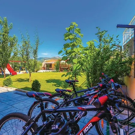 Gorgeous In Kastel Stari *